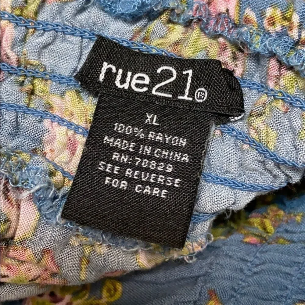 XL Floral Strapless w/ Pocket Jumpshort - Picture 5 of 6